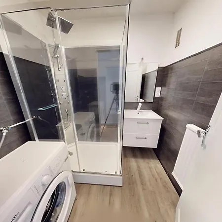 3 Bright Bedrooms - Boulevard Graville Apartment *