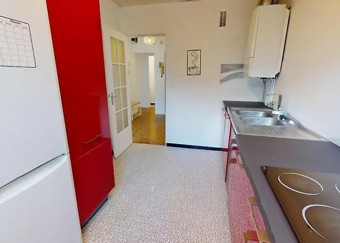 3 Bright Bedrooms - Boulevard Graville